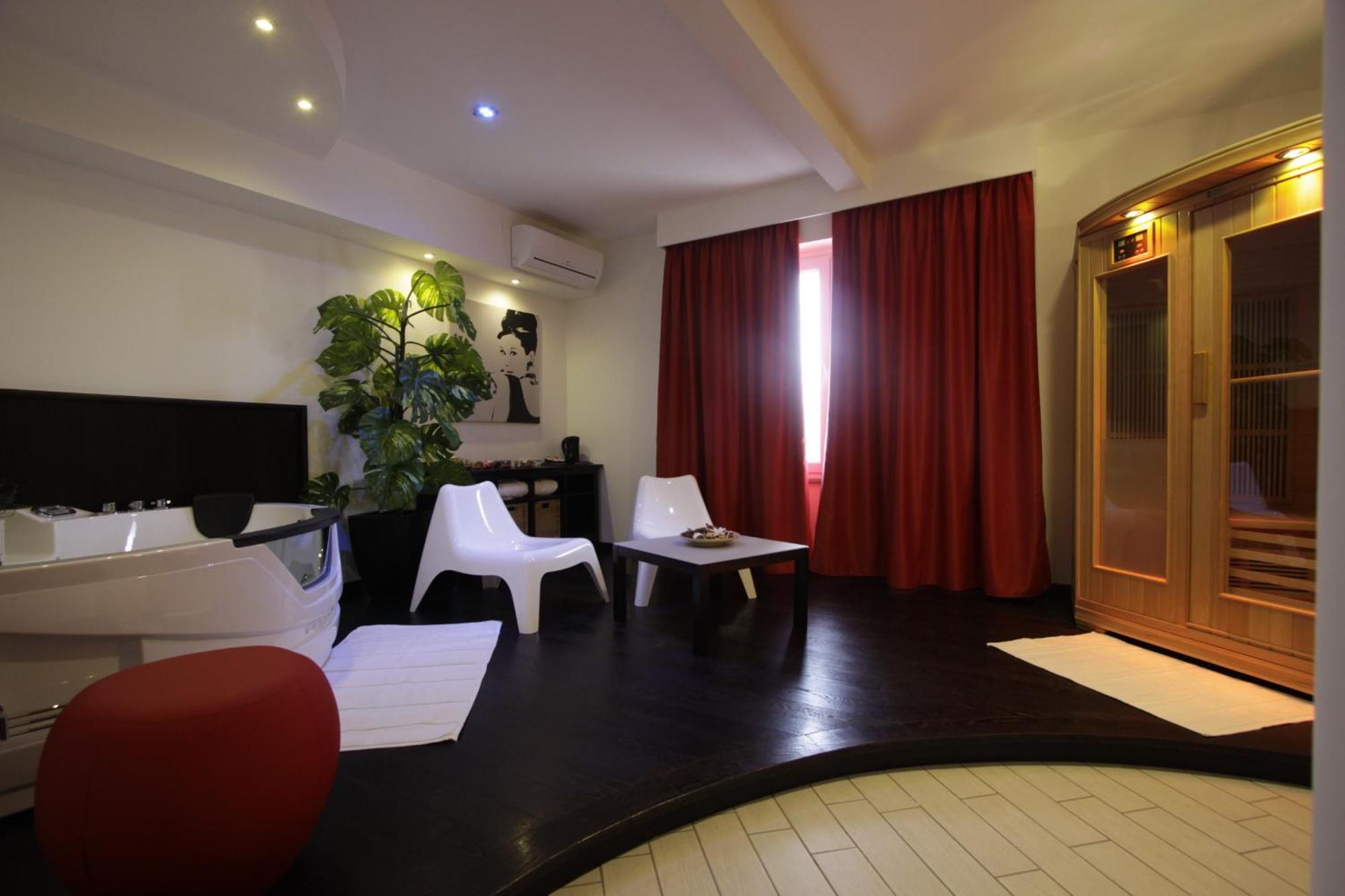 Hotel Paradise Airport Форли Экстерьер фото