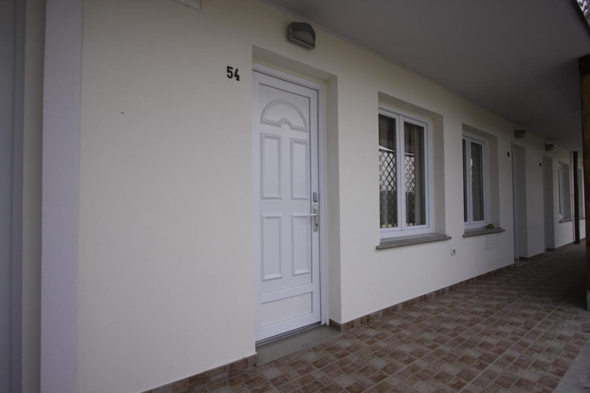 Hotel Paradise Airport Форли Экстерьер фото